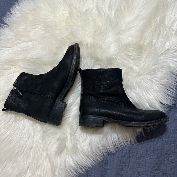 Tory Burch Simone Black Leather Ankle Boot Bootie Shoes Size 8 - Picture 2 of 12